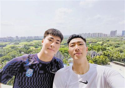 2026-03-21 携手张艺谋推进《三体》 创造更多哪吒 打造超级IP2026-03-19 2026年全国两会闭幕 代表委员共绘“十五五”蓝图2026-03-13 评分涨至8.2火到台湾 这部高分爆款还能火多久？