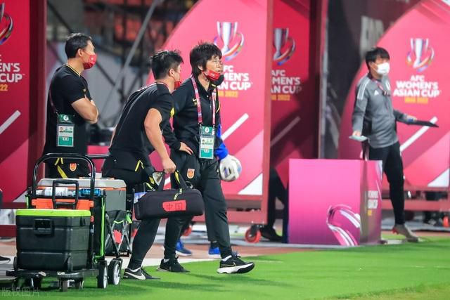 ”30集电视连续剧《繁花》预告片中，宝总低沉浑厚的声音不知打动了多少人。