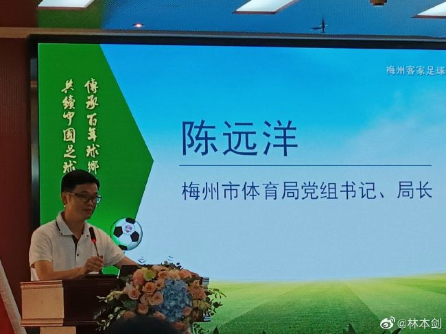当天布洛迪一身黑装现身，绅士儒雅且亲和力十足的与 《布达佩斯大饭店》首映 西尔莎·罗南清新亮相 2014-02-27 当地时间2月26日，美国纽约，电影《布达佩斯大饭店》举行首映礼，导演韦斯·安德森携主演西尔莎·罗南、拉尔夫·费因斯、阿德里安·布洛迪、威廉·达福、比尔·默瑞出席。