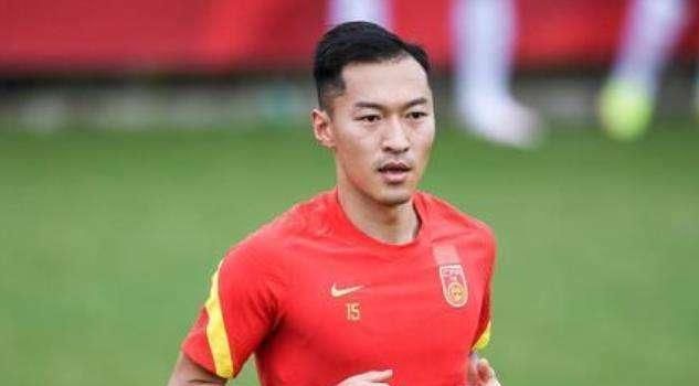 观众期待在大银幕上看到他们精彩的表演，以及管虎如何通过独特的叙事和震撼的视听效果，为这段历史故事赋予新的生命力。