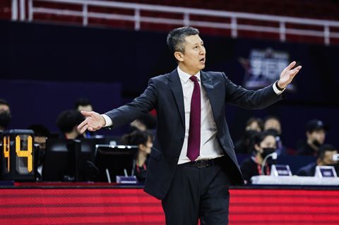 活动现场，巩俐、张震时隔20年后再聚首，官方为二人拍摄了一组写真，重现了电影《爱神·手》中华小姐和裁缝的经典一幕。