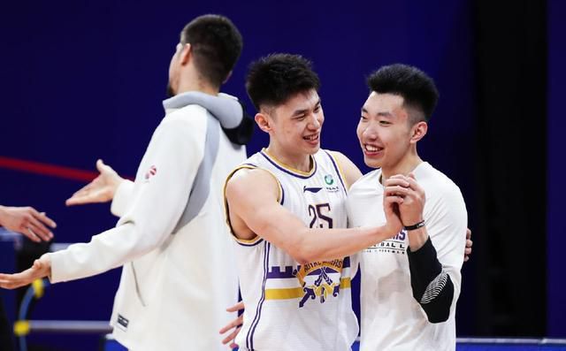 讲述同一世界观全新故事2025-10-21 马律师回归！
