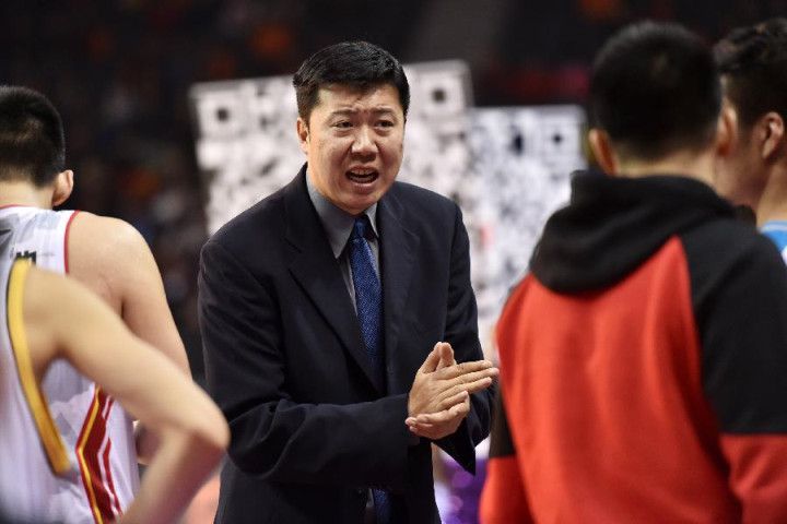 《艾米丽在巴黎2》开拍 时尚达人莉莉·柯林斯回归 2021-05-06 日前，美剧《艾米丽在巴黎》第二季正式开拍，一组全新片场照曝光。